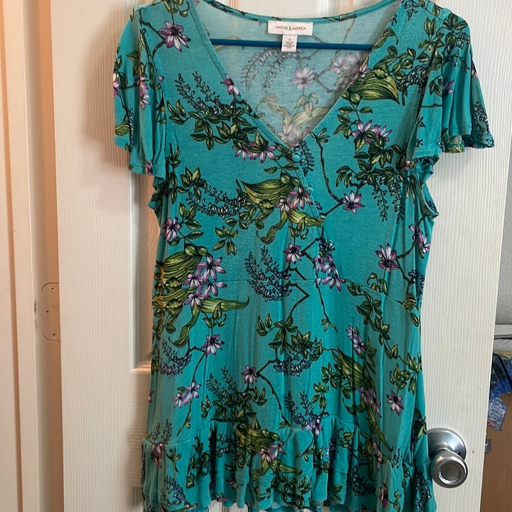 Clear out sale! Vintage America - Size S - Turquoise with purple flowers